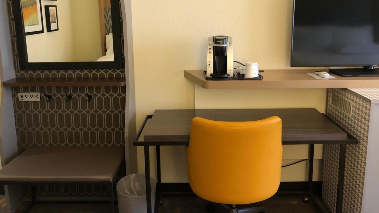 Holiday Inn Asheville East-Blue Ridge Pkwy By Ihg Εξωτερικό φωτογραφία